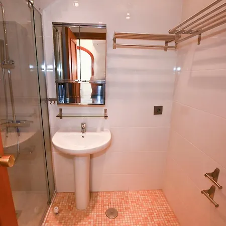 Edificio Apolo 5 Apartment *