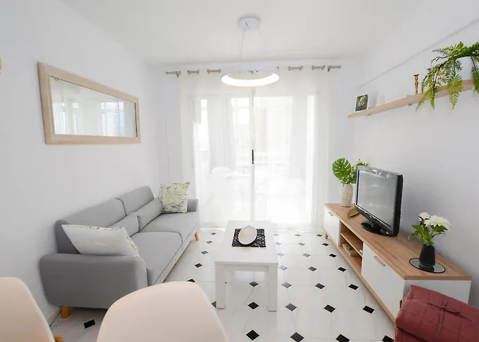 Edificio Apolo 5 アパート カルプ