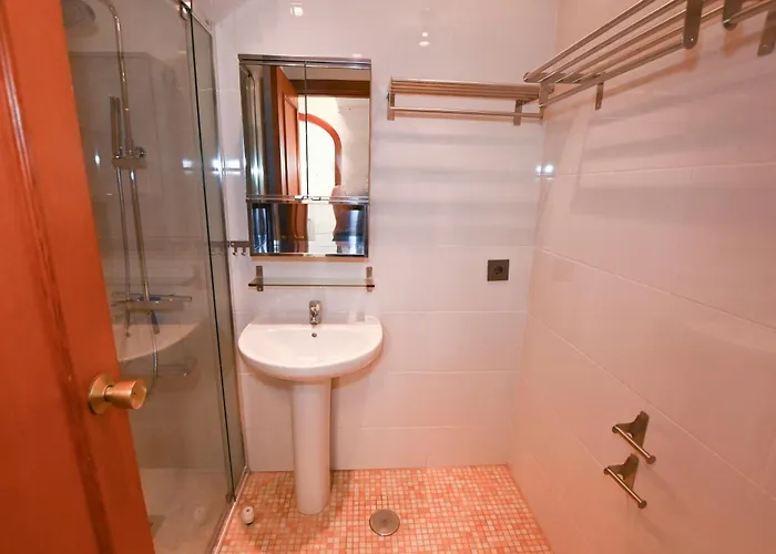 Edificio Apolo 5 アパート *