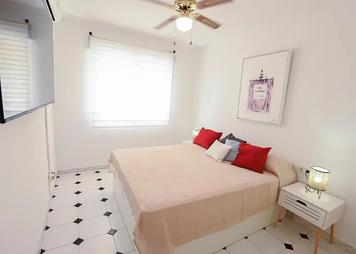 Edificio Apolo 5 * カルプ